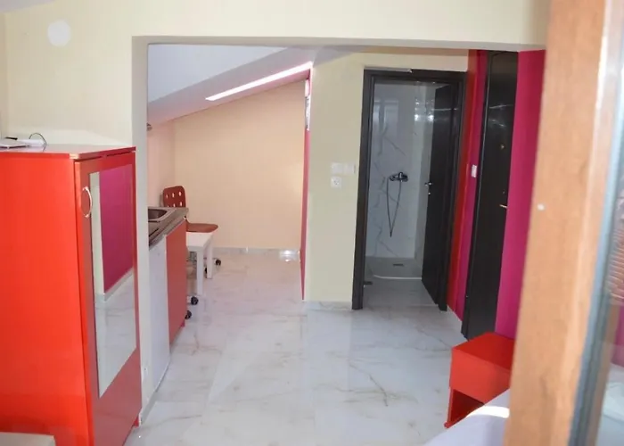 Kypriotis Leonidas Apartments
