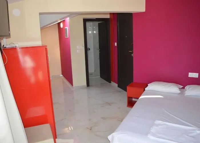 Kypriotis Leonidas Apartments