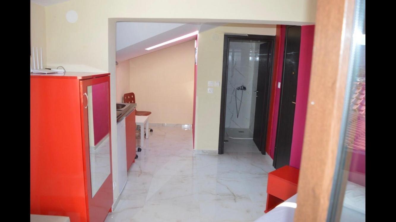 Kypriotis Leonidas Apartment *